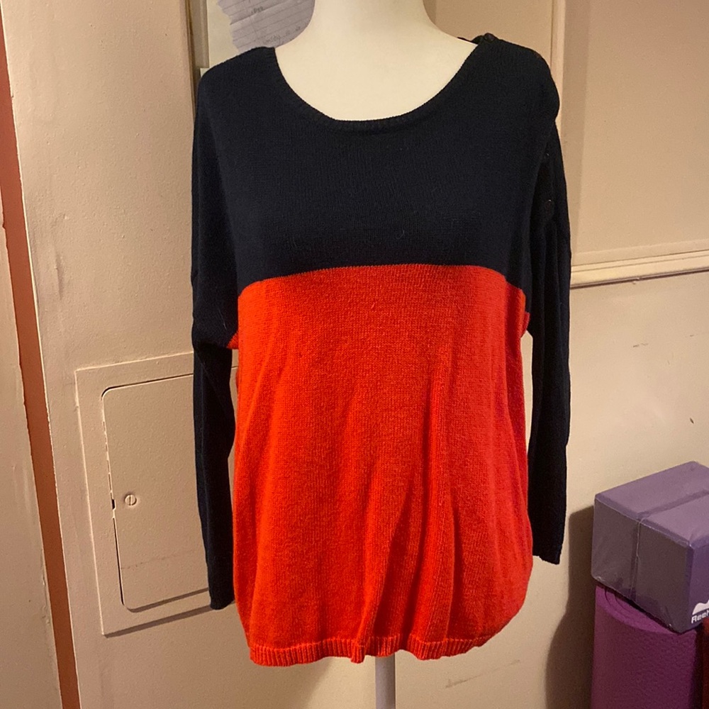 Gap sweater